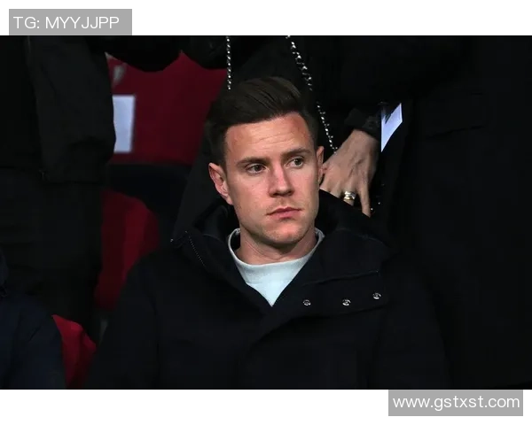 每体:特尔施特根已进行轻度练习,但还需至少1个月恢复 每体:特尔施特根已进行轻度练习,但还需至少1个月恢复